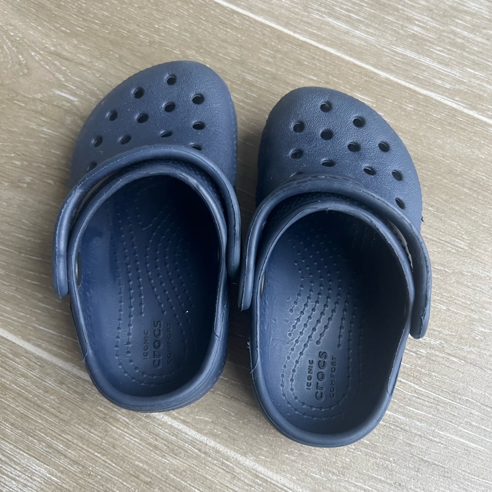 Toddler Crocs - Picture 3 of 5